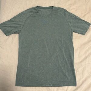 Lululemon Metal Vent Tech 2.0 Shirt Size S